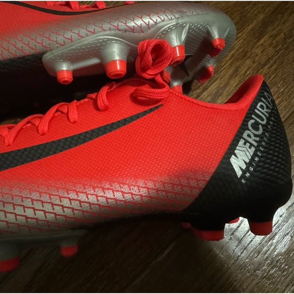 Nike JR Mercurial Vapor XII 12 Academy CR7 MG Ronaldo Red AJ3089 Soccer Cleats - Picture 3 of 7